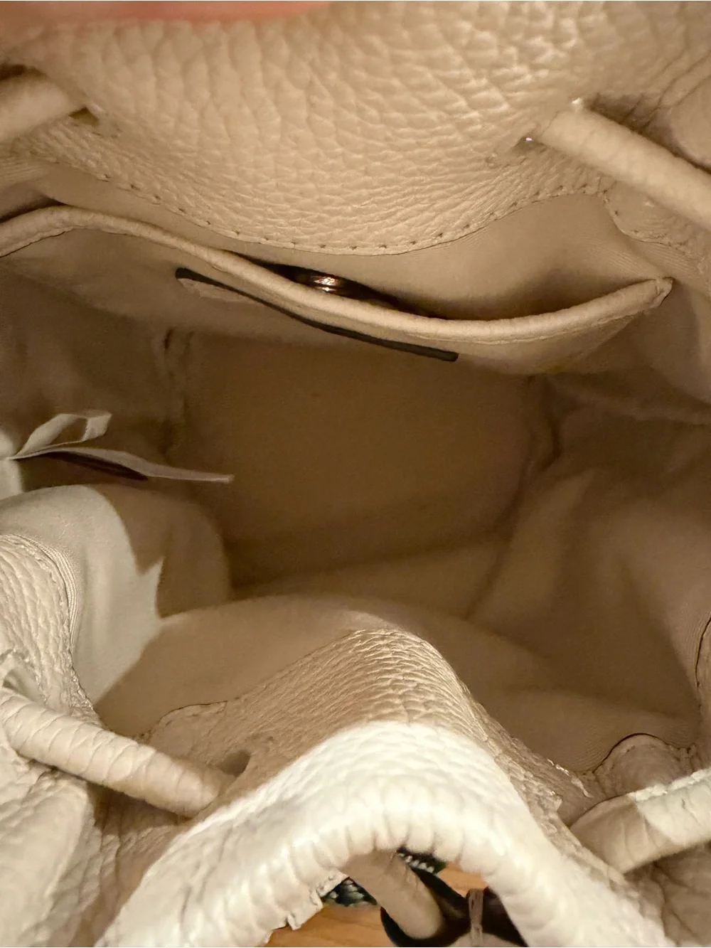 Marc Jacobs Cream Pebbled Leather Drawstring Bucket Bag with Patterned Strap